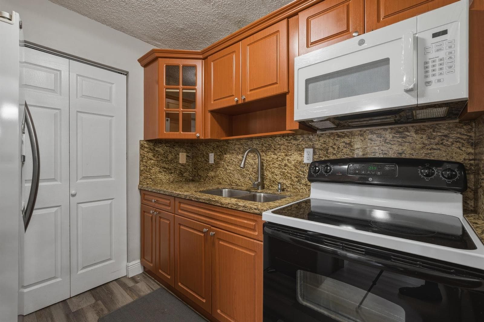 468 NE 206th Lane # 6, Miami FL 33179 — 7