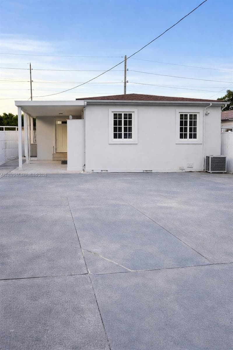 538 E 13th St, Hialeah FL 33010 — 2