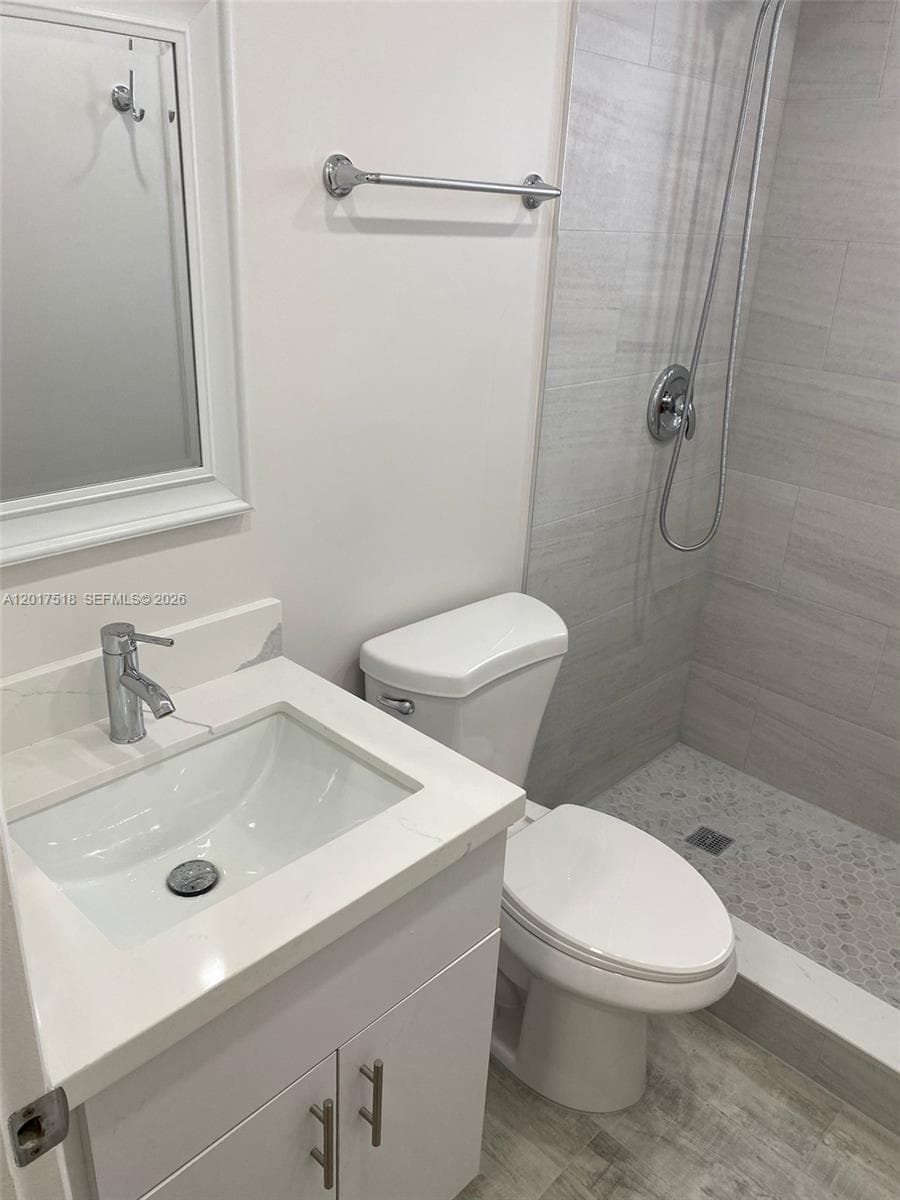 4650 W Flagler St # 3, Miami FL 33134 — 5