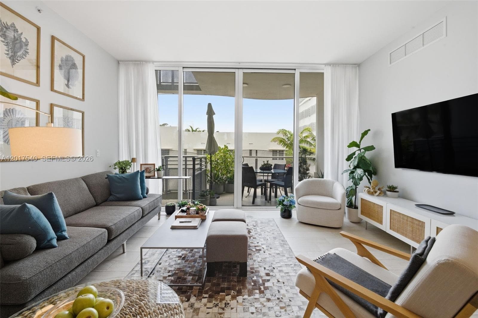 2100 Park Ave # 302, Miami Beach FL 33139 — 3