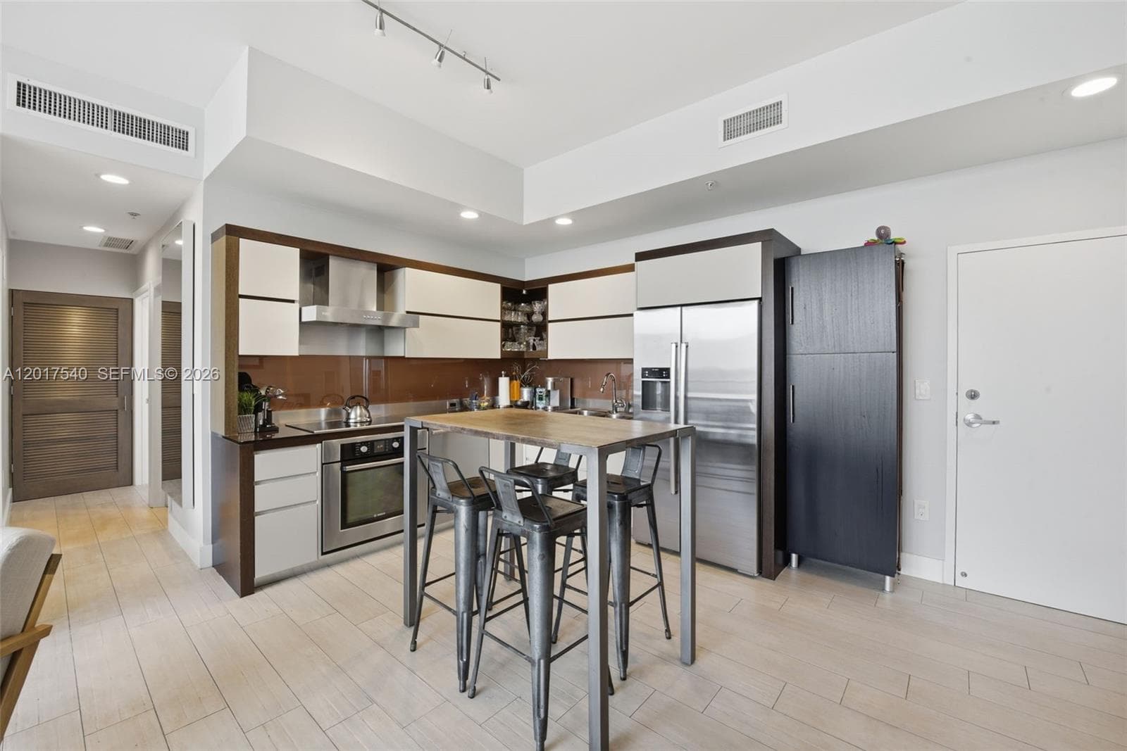 2100 Park Ave # 302, Miami Beach FL 33139 — 4