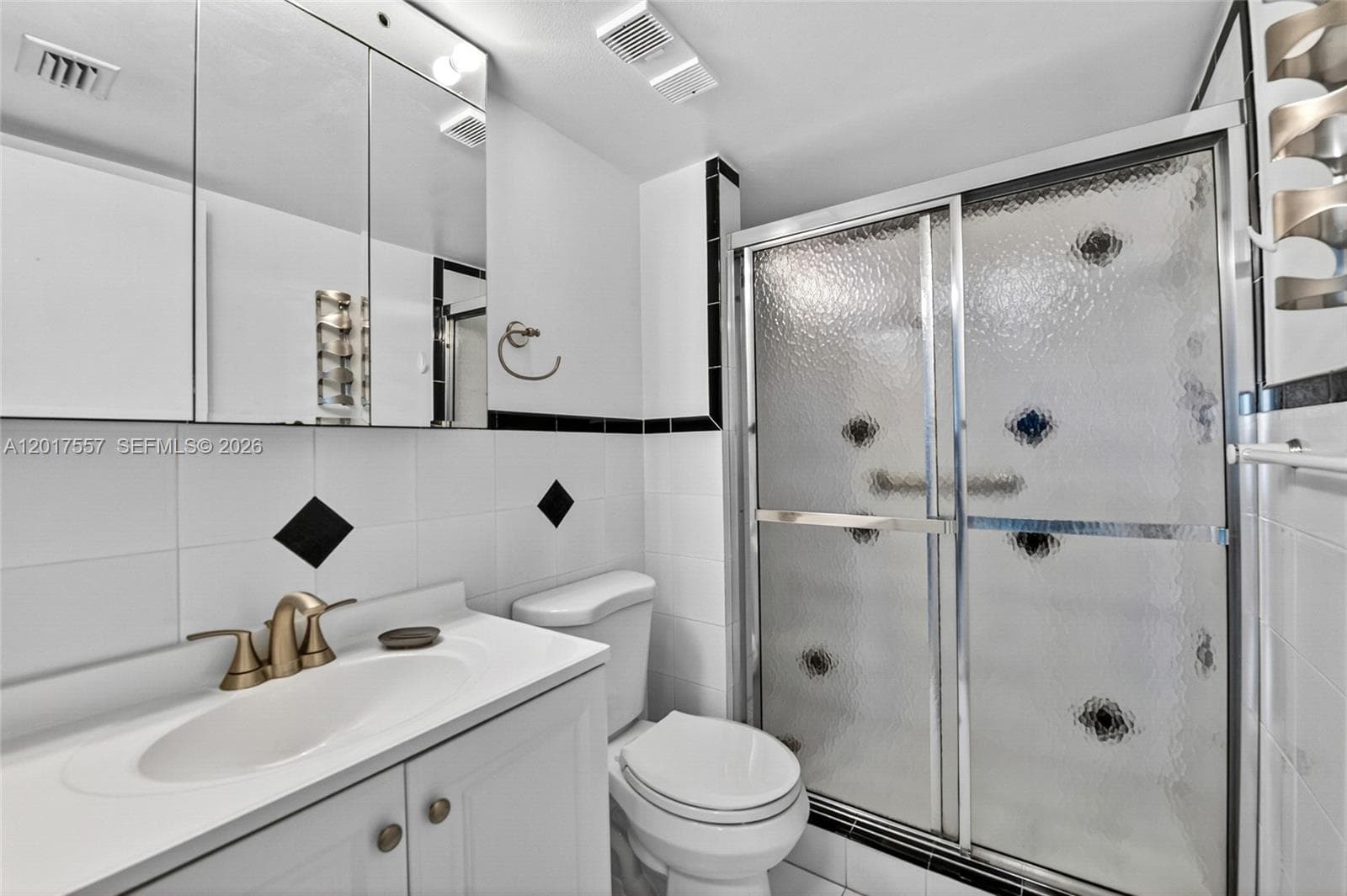 2401 Collins Ave # 1107, Miami Beach FL 33140 — 16