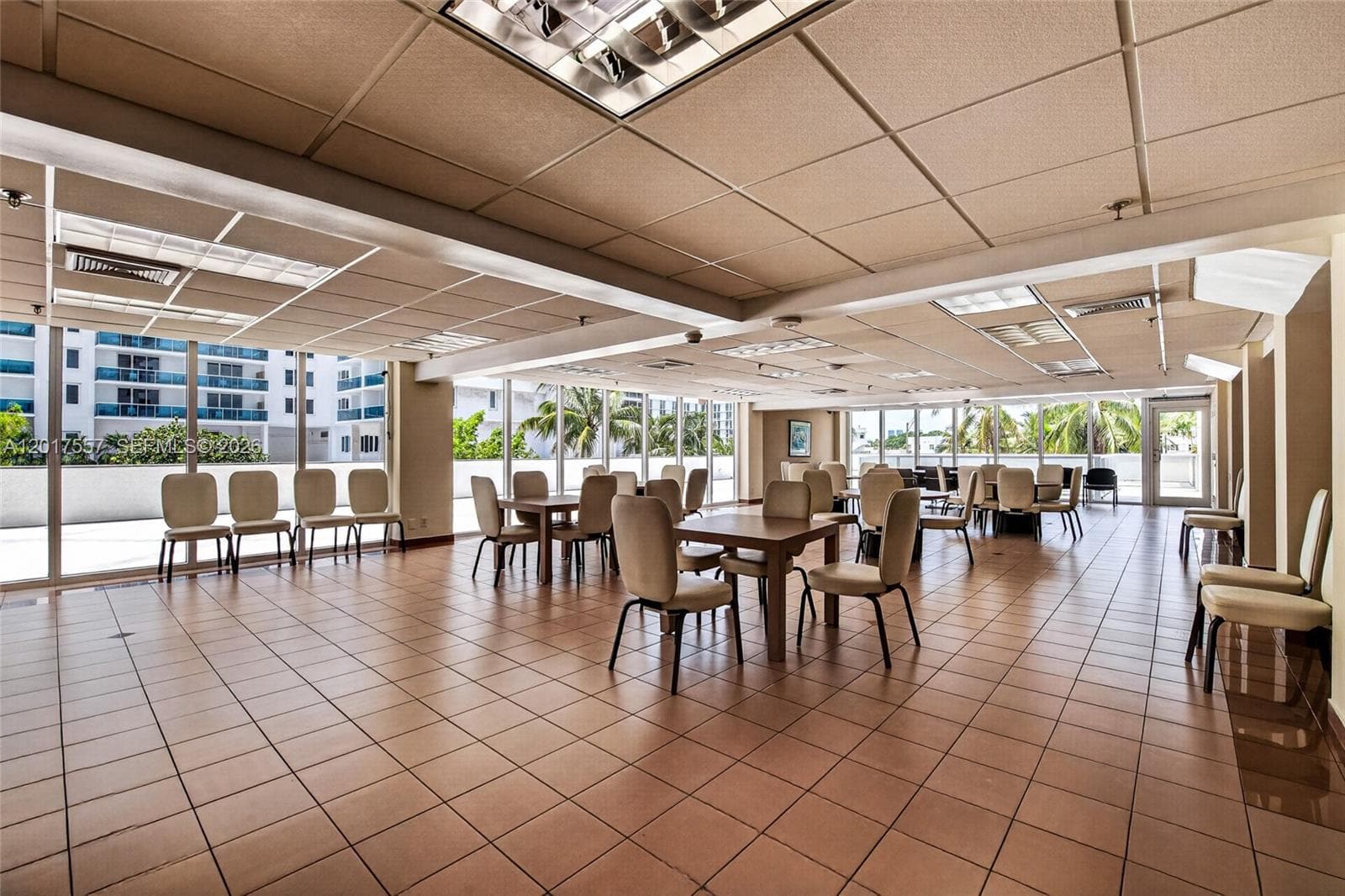 2401 Collins Ave # 1107, Miami Beach FL 33140 — 32