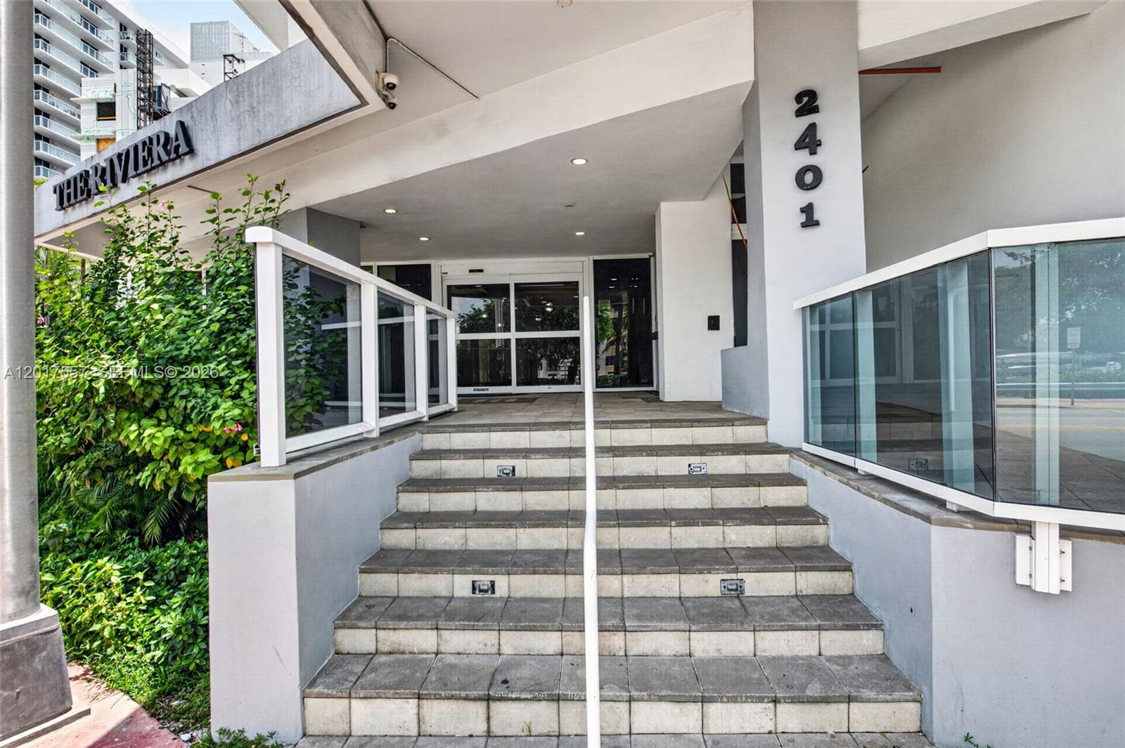 2401 Collins Ave # 1107, Miami Beach FL 33140 — 24