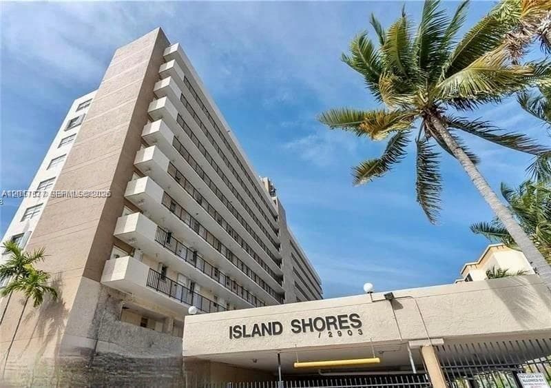 2903 N Miami Beach Blvd # 906, North Miami Beach FL 33160 — 4