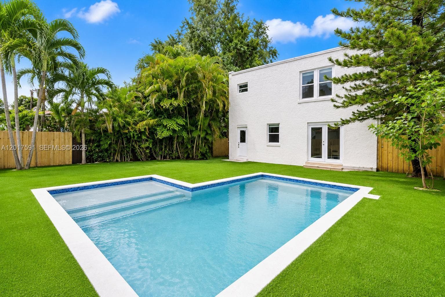 22 NE 44th St, Miami FL 33137 — 36