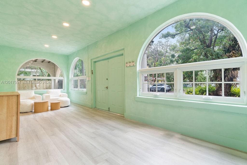 22 NE 44th St, Miami FL 33137 — 10