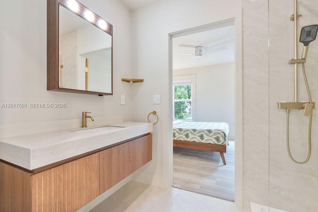 22 NE 44th St, Miami FL 33137 — 33