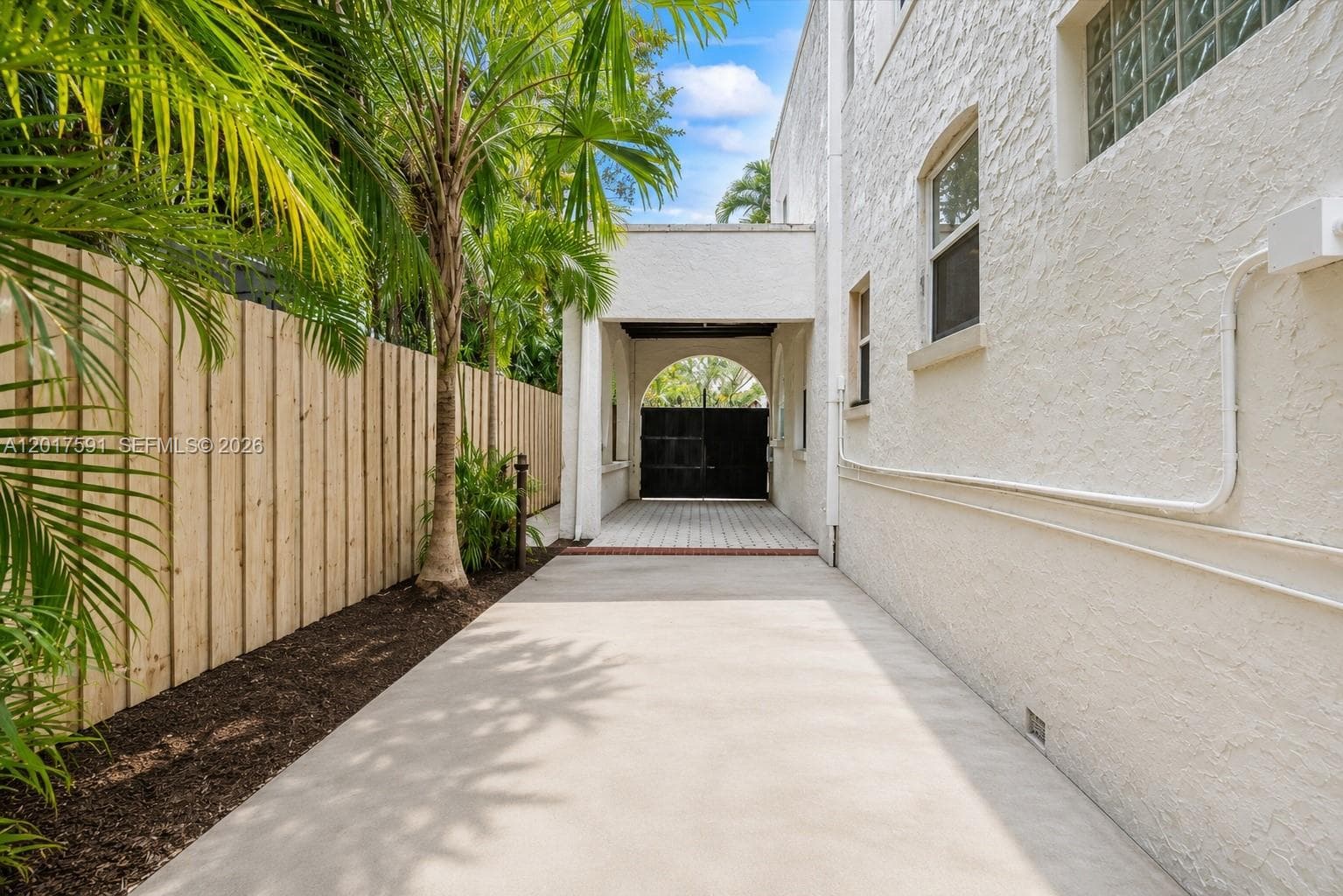 22 NE 44th St, Miami FL 33137 — 37