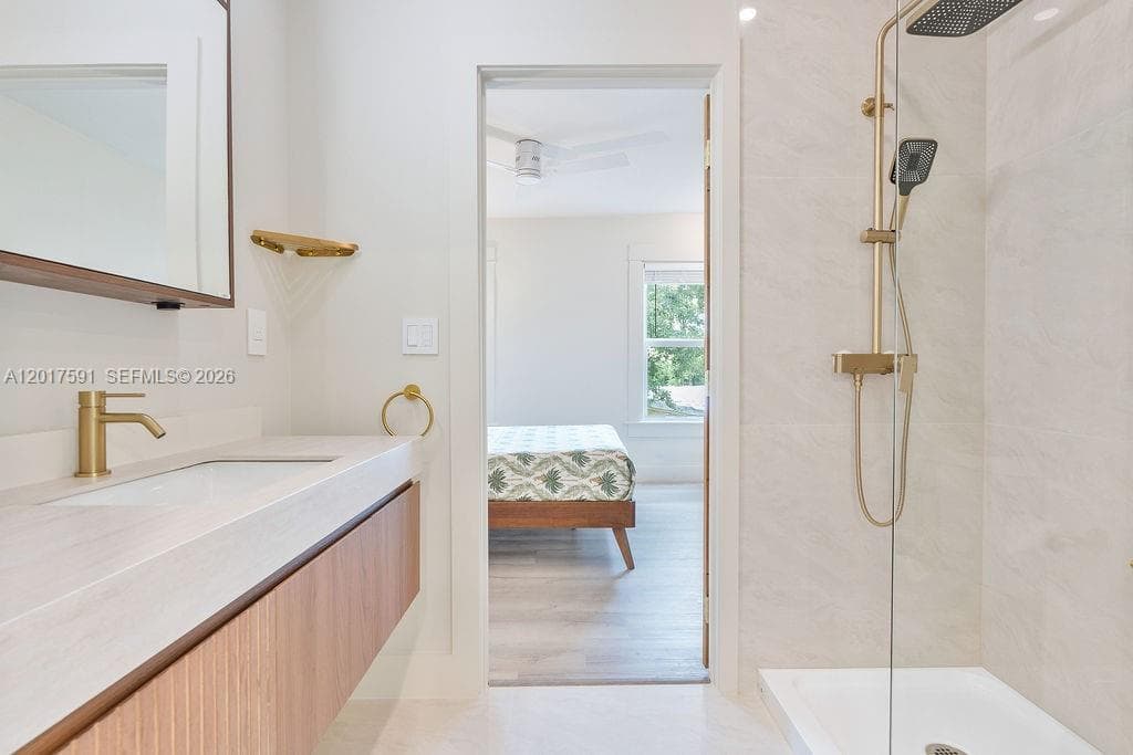 22 NE 44th St, Miami FL 33137 — 25