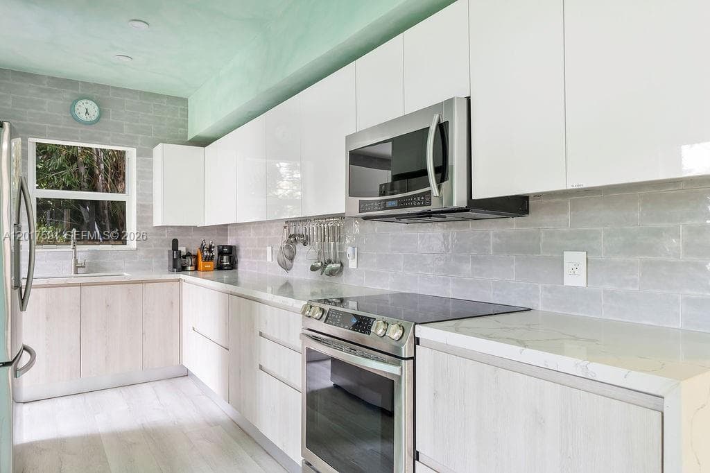 22 NE 44th St, Miami FL 33137 — 21