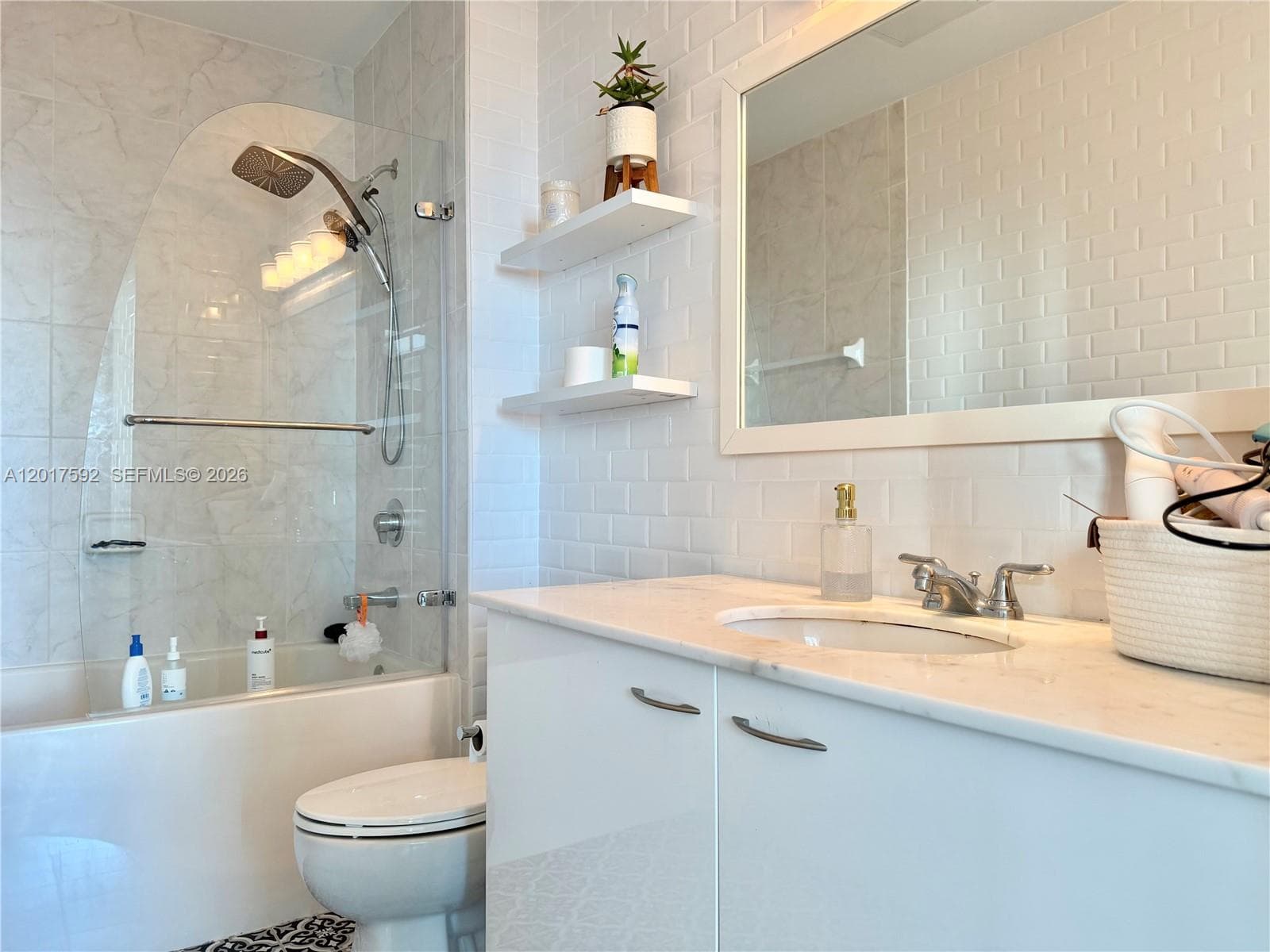 133 NE 2nd Ave # 3501, Miami FL 33132 — 23