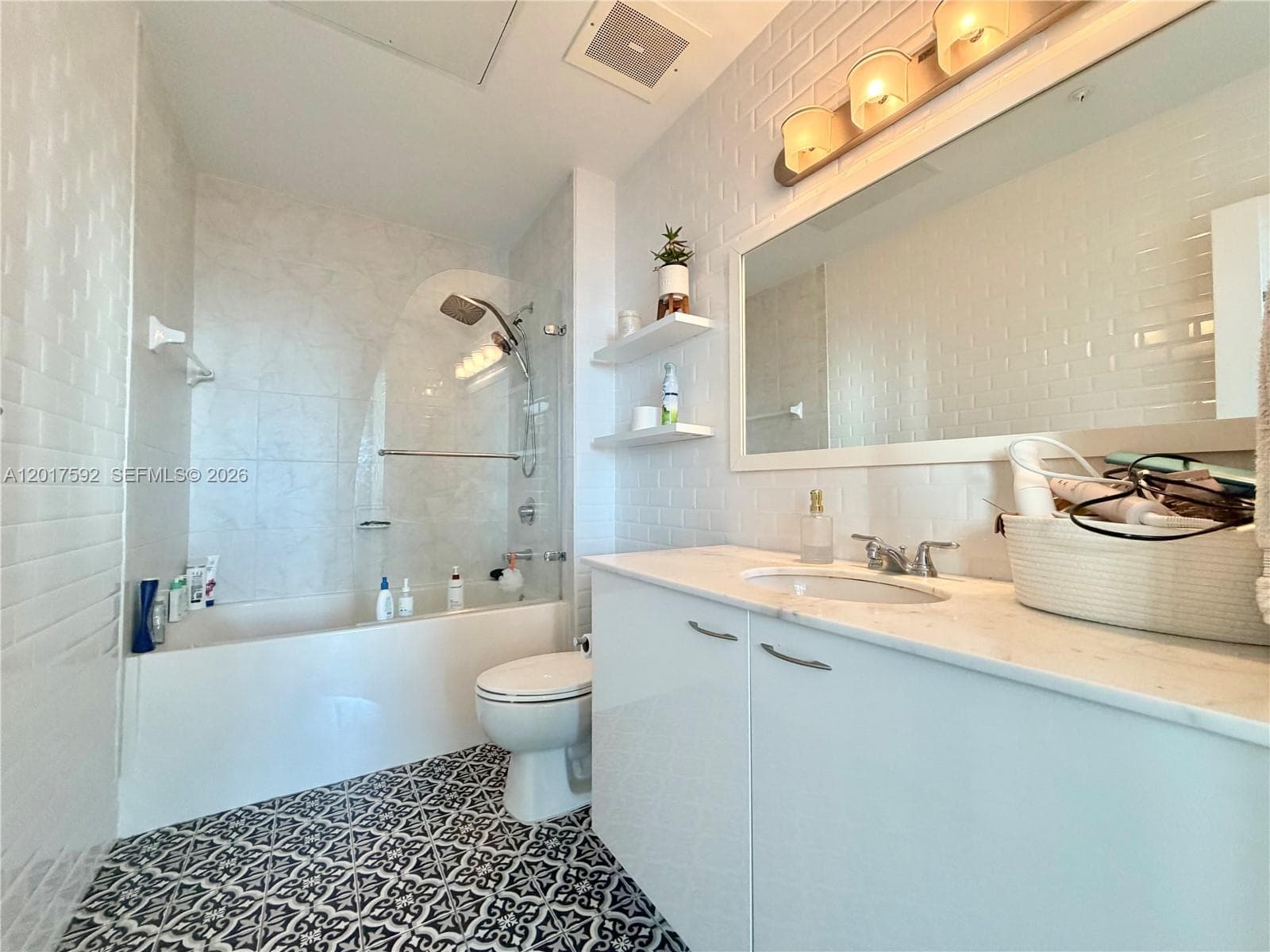 133 NE 2nd Ave # 3501, Miami FL 33132 — 21