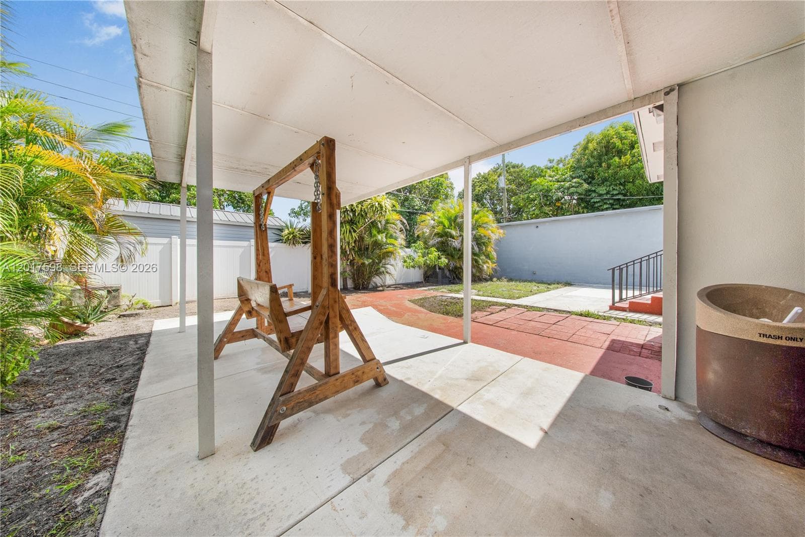 661 E 7th St, Hialeah FL 33010 — 23