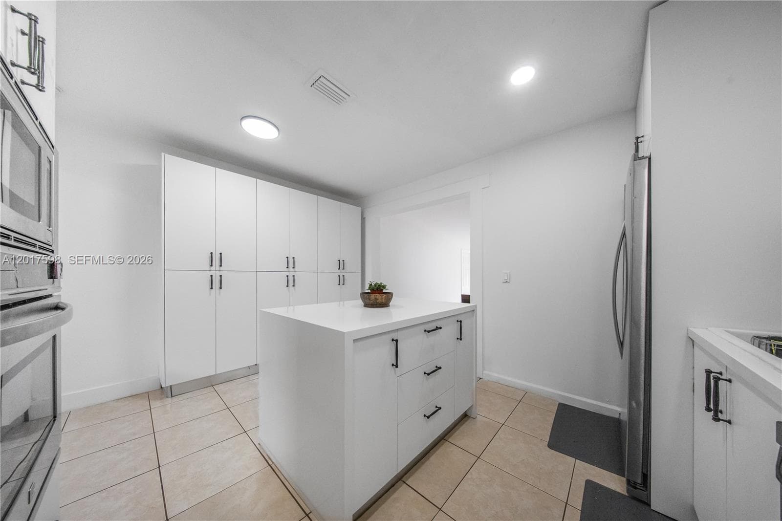 661 E 7th St, Hialeah FL 33010 — 12