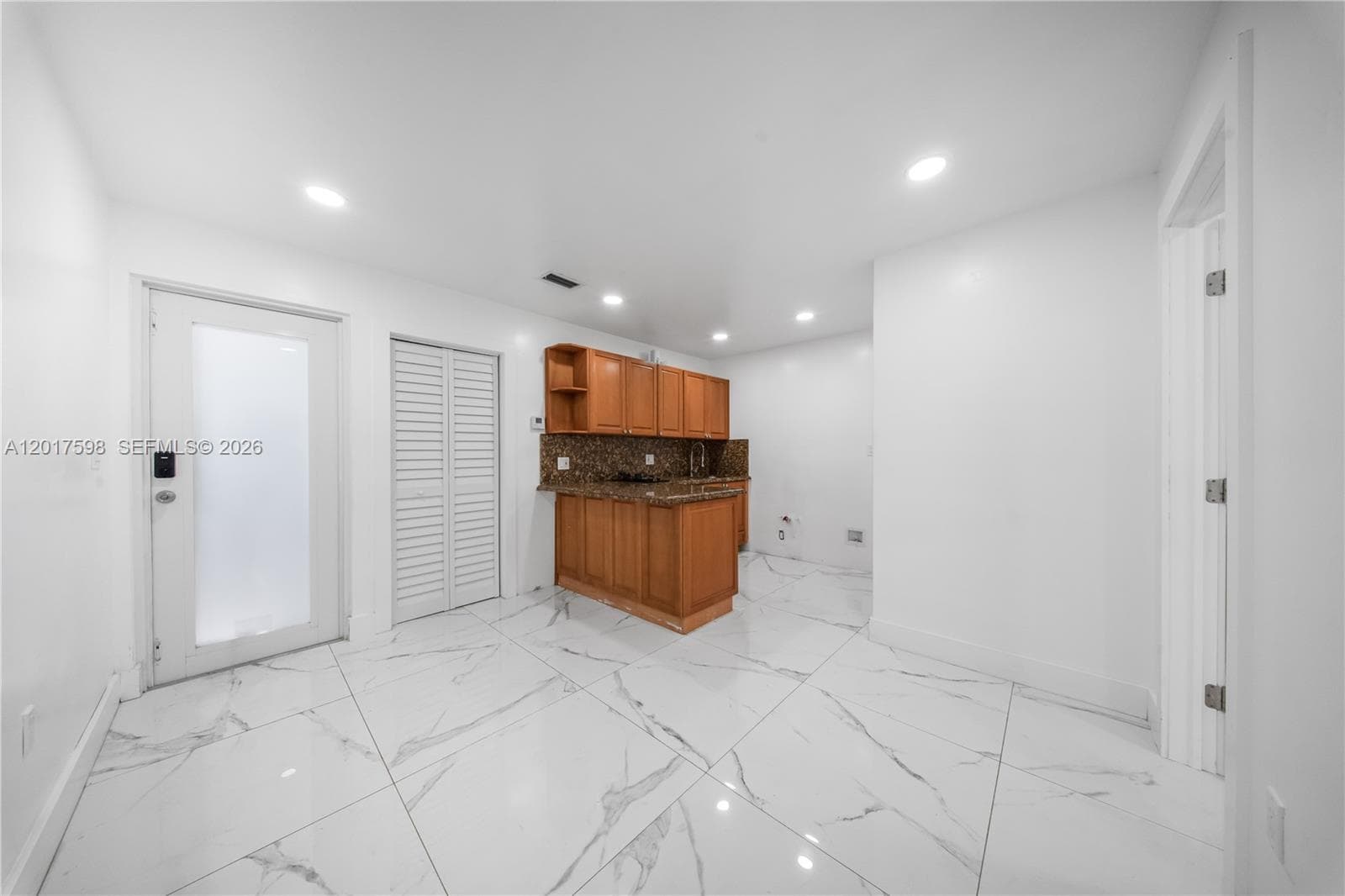 661 E 7th St, Hialeah FL 33010 — 26