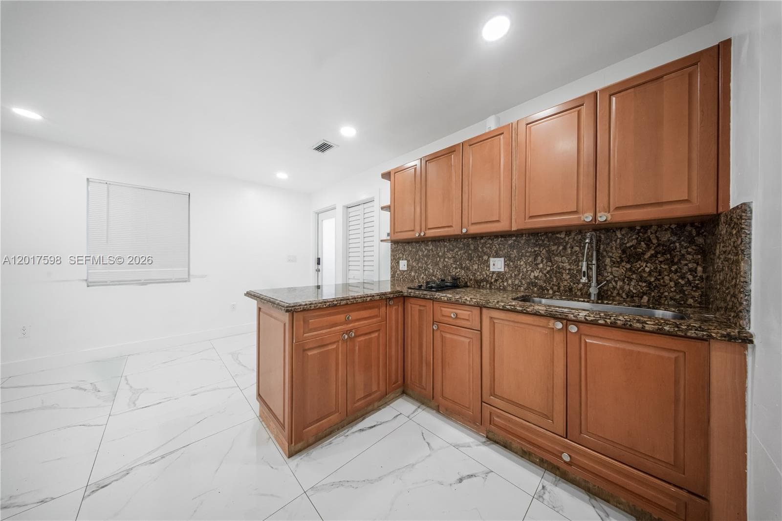 661 E 7th St, Hialeah FL 33010 — 28
