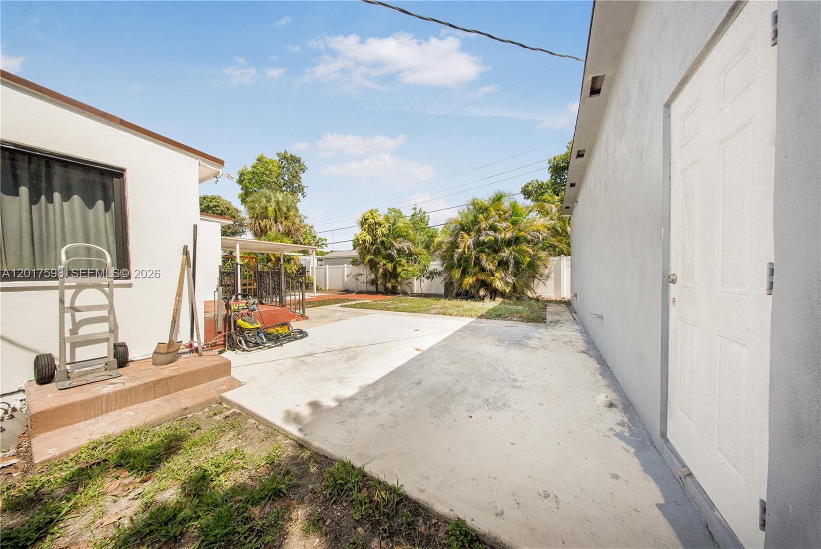661 E 7th St, Hialeah FL 33010 — 24