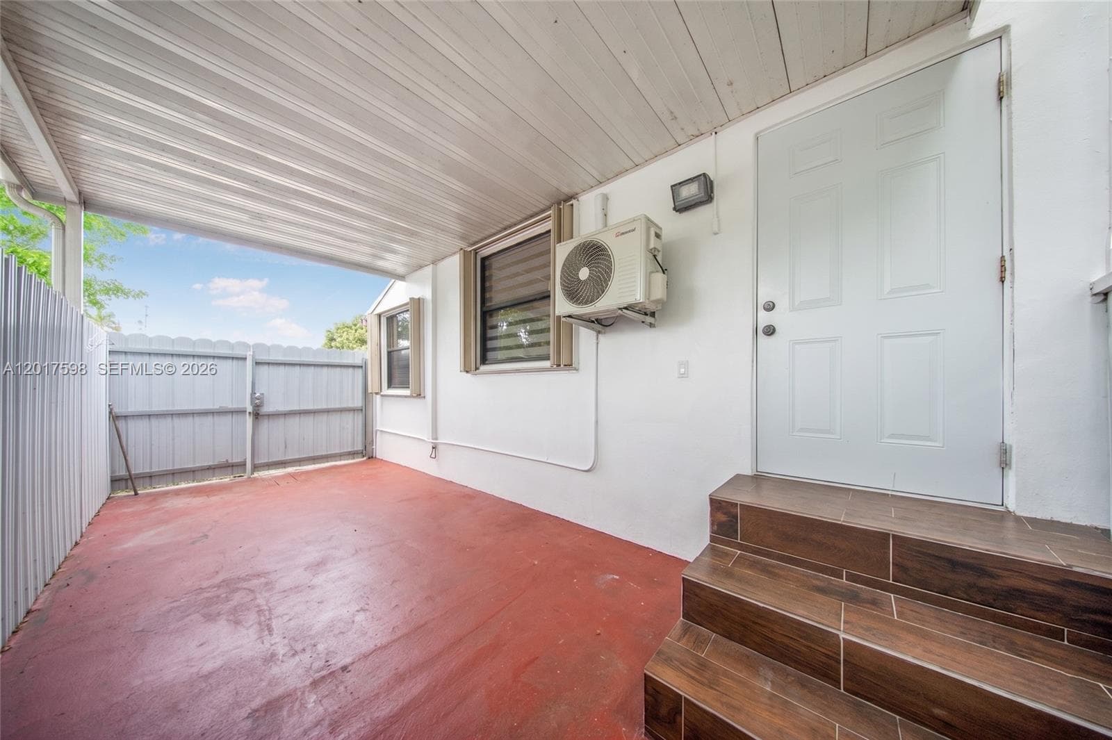 661 E 7th St, Hialeah FL 33010 — 35