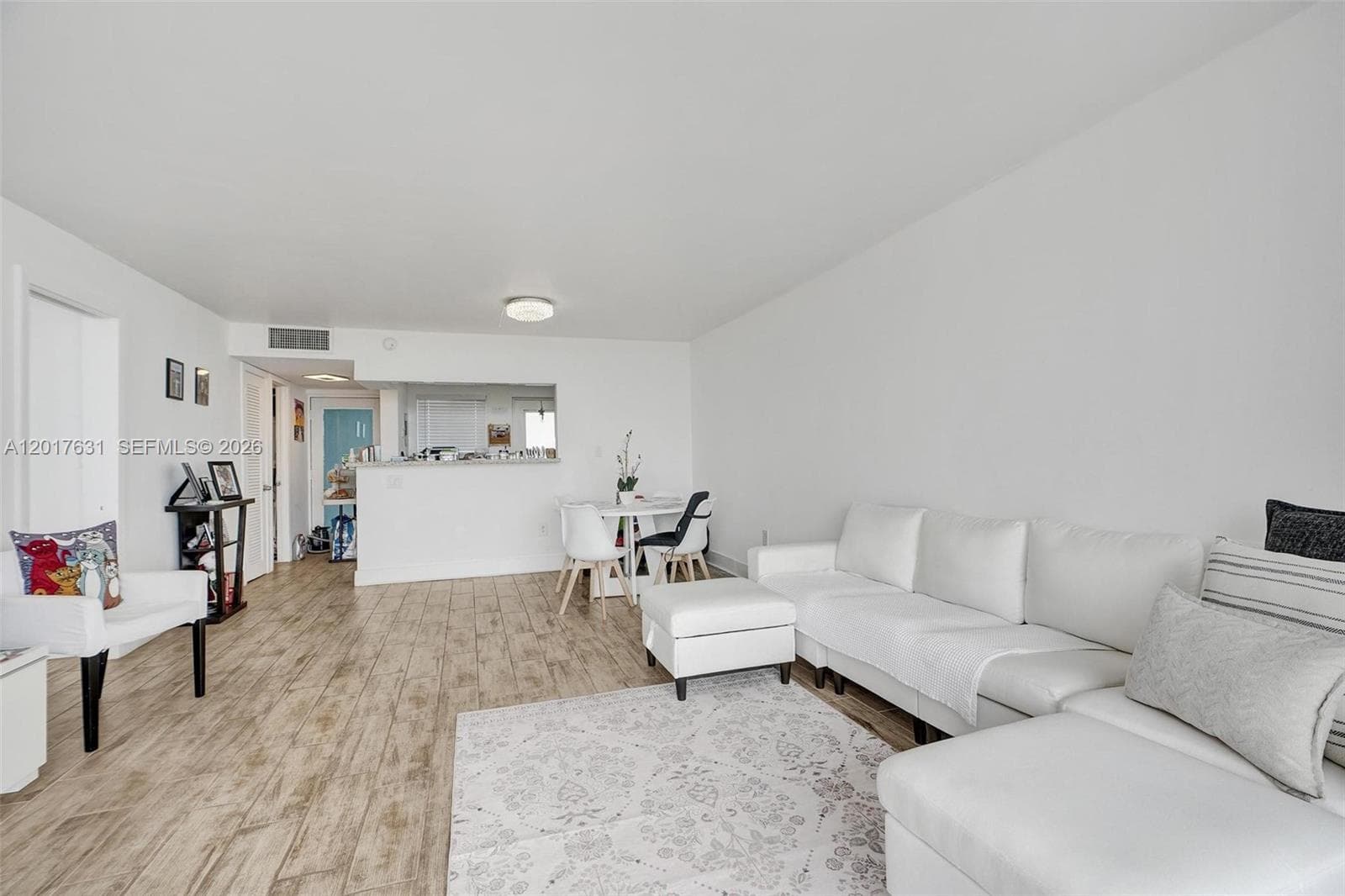 7850 Byron Ave # 702, Miami Beach FL 33141 — 33