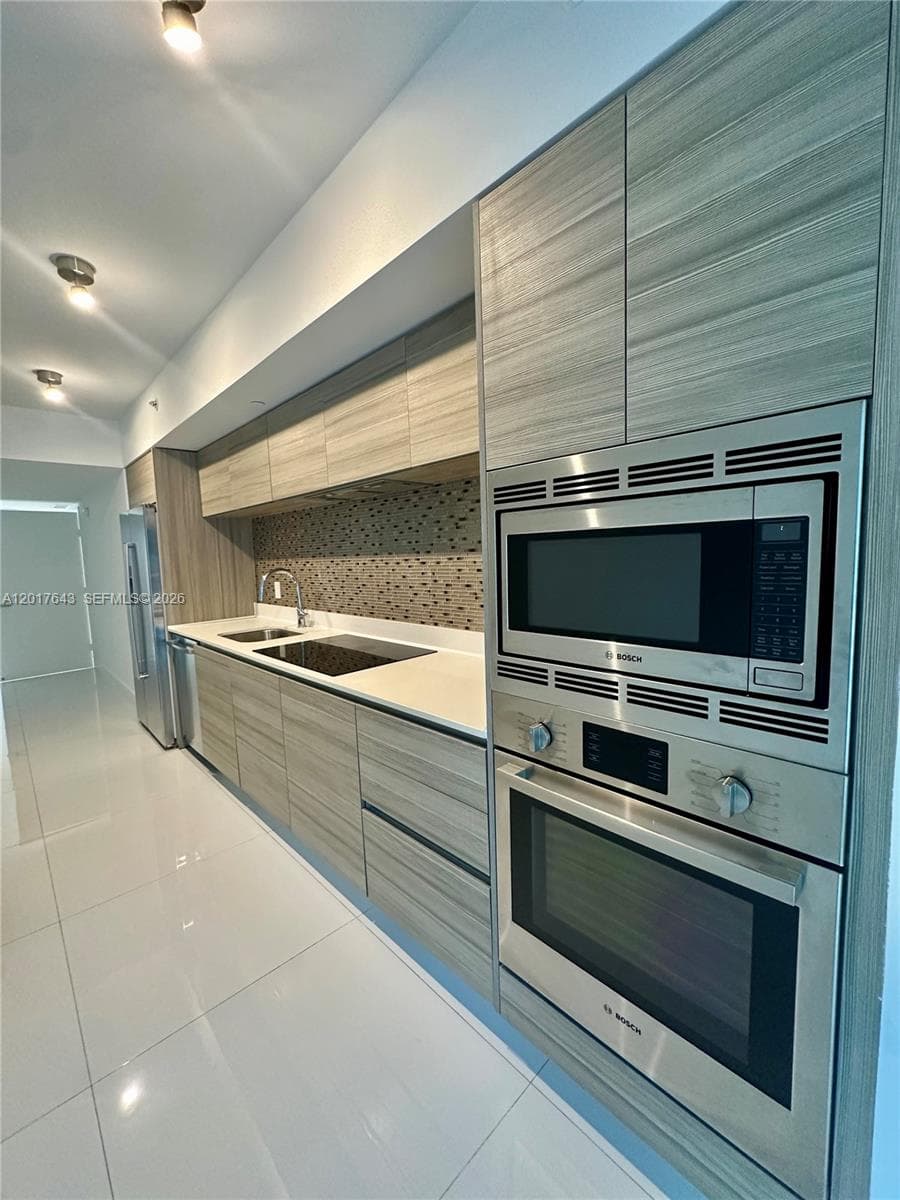6620 INDIAN CREEK # 114, Miami Beach FL 33141 — 5