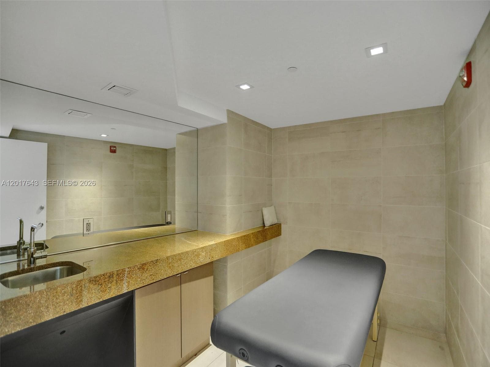 6620 INDIAN CREEK # 114, Miami Beach FL 33141 — 38
