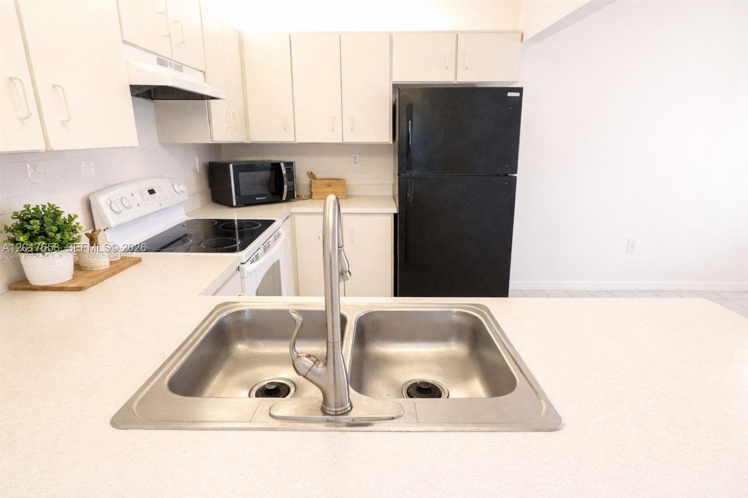 464 NE 210th Circle Ter # 204, Miami FL 33179 — 24