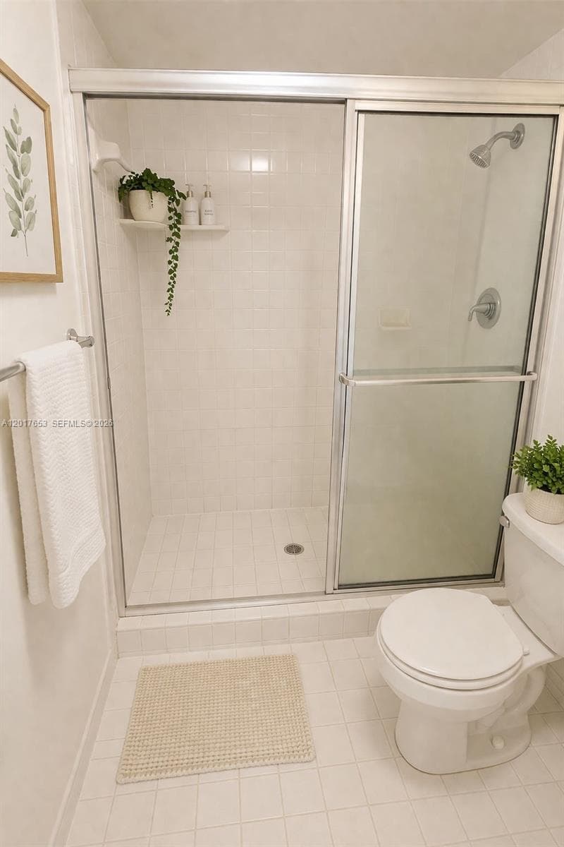 464 NE 210th Circle Ter # 204, Miami FL 33179 — 18