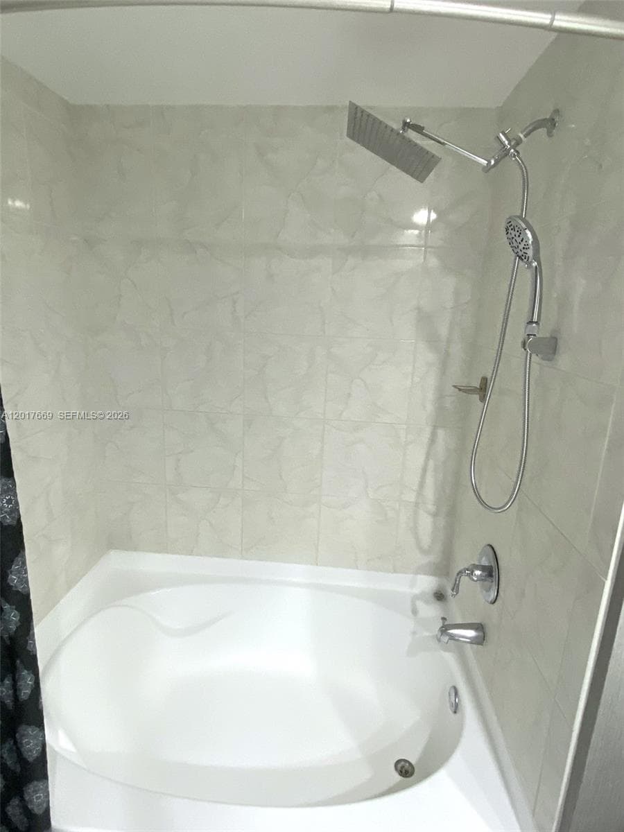 18800 NE 29th Ave # 1028, Aventura FL 33180 — 18