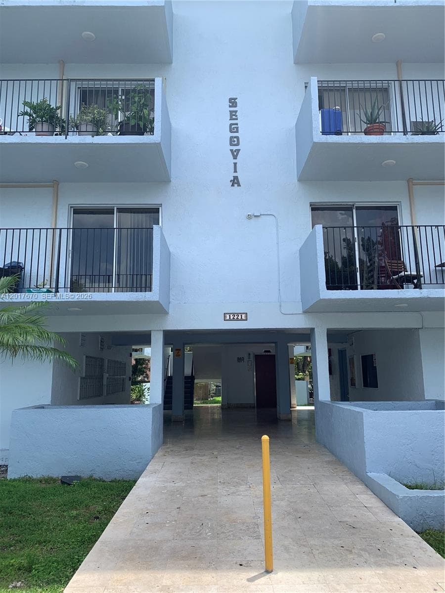 1221 SW 122nd Ave # 207, Miami FL 33184 — 2
