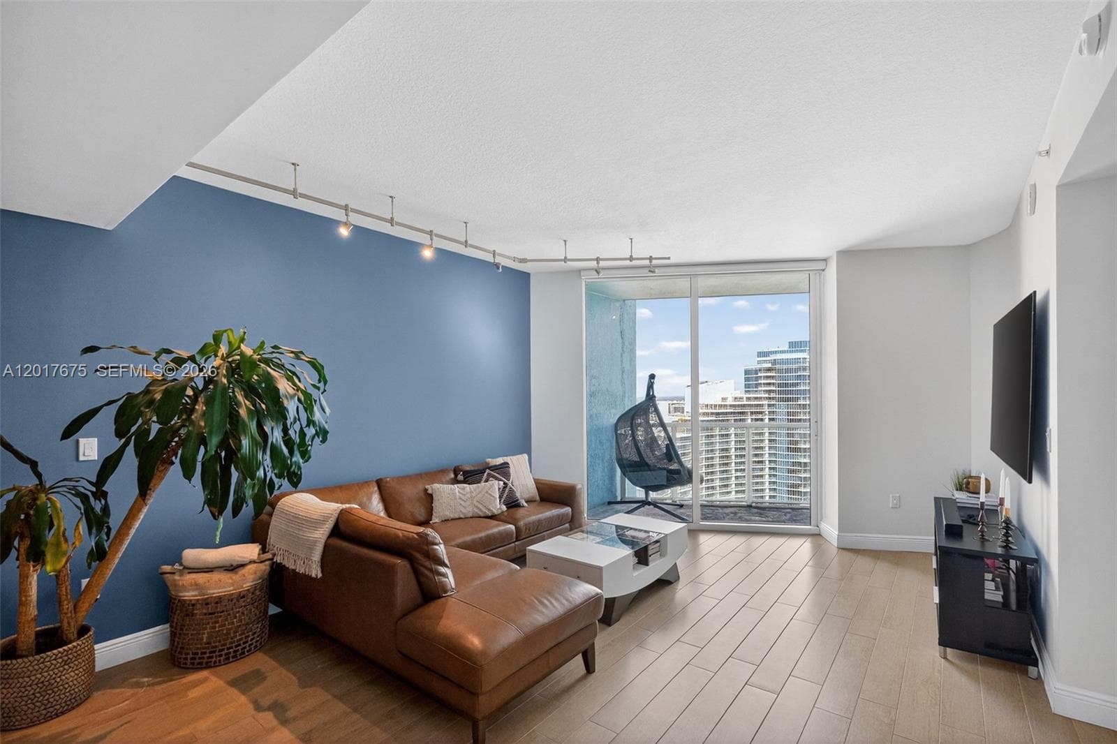 1900 N Bayshore Dr # 4606, Miami FL 33132 — 44