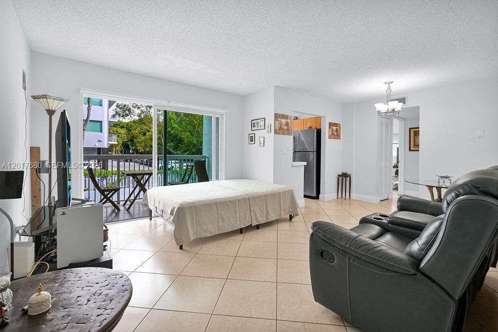 2920 SW 28th Ter # 207, Miami FL 33133 — 27