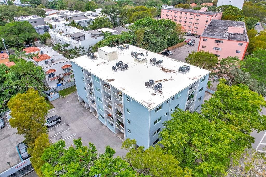 2920 SW 28th Ter # 207, Miami FL 33133 — 3