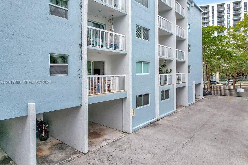 2920 SW 28th Ter # 207, Miami FL 33133 — 1