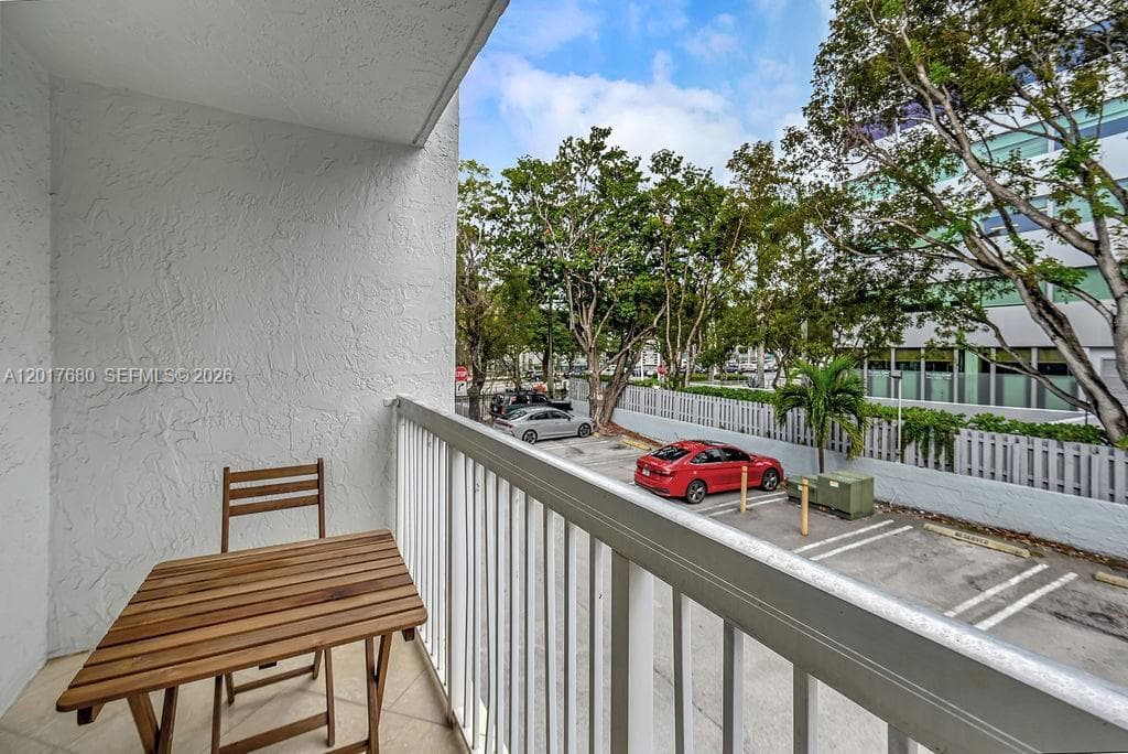 2920 SW 28th Ter # 207, Miami FL 33133 — 28