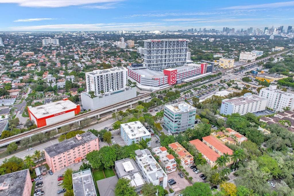2920 SW 28th Ter # 207, Miami FL 33133 — 14