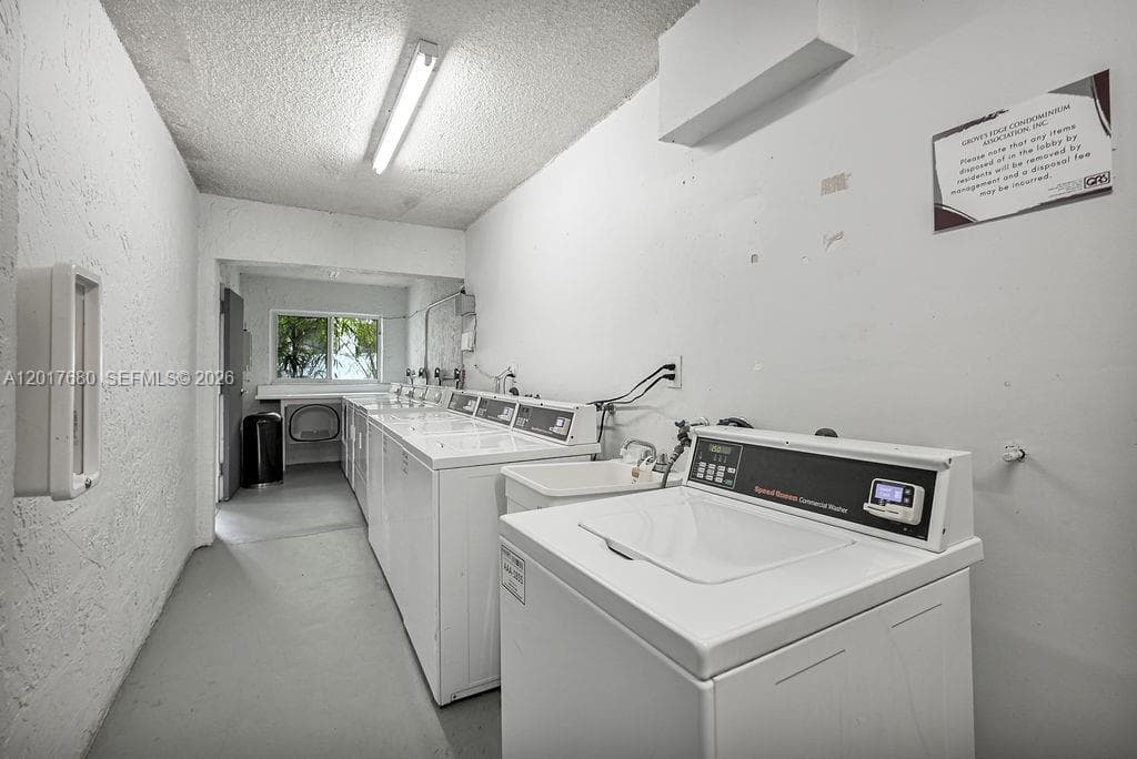 2920 SW 28th Ter # 207, Miami FL 33133 — 37