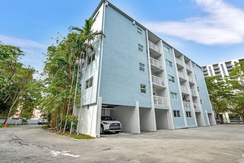2920 SW 28th Ter # 207, Miami FL 33133 — 40