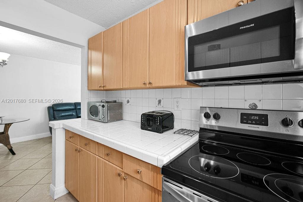 2920 SW 28th Ter # 207, Miami FL 33133 — 8