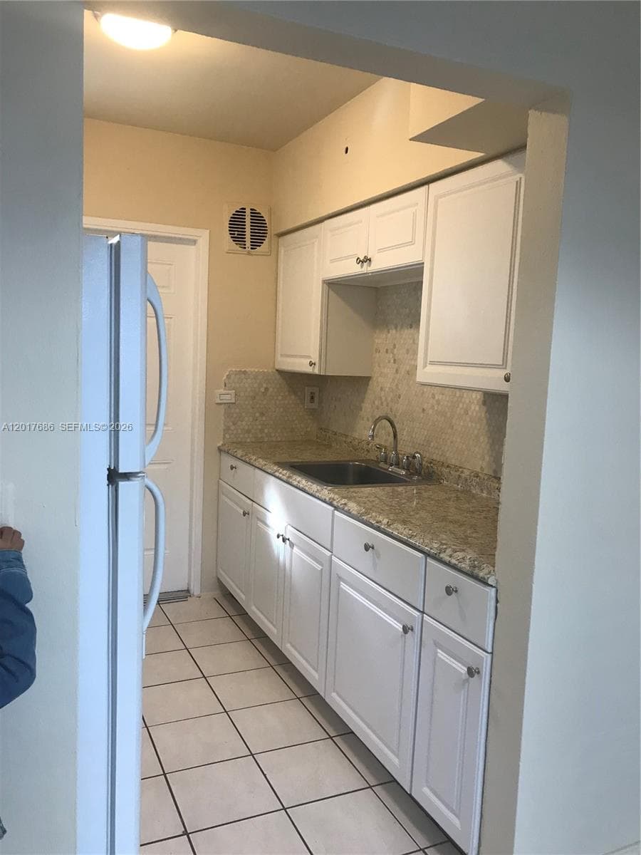 745 81st St # 3, Miami Beach FL 33141 — 7