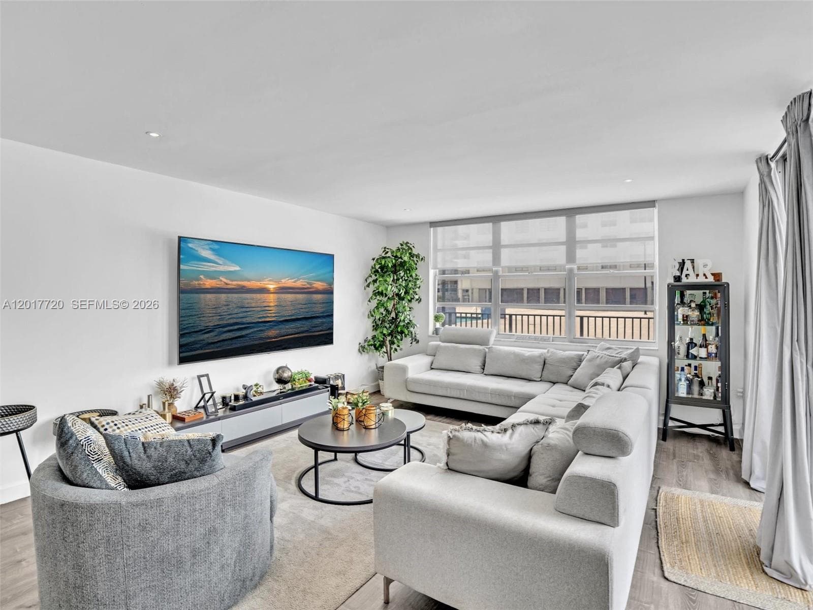2780 NE 183rd St # 302, Aventura FL 33160 — 5