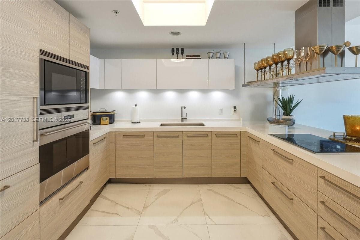 17301 Biscayne Blvd # 605, North Miami Beach FL 33160 — 2