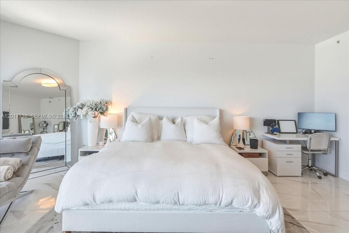 17301 Biscayne Blvd # 605, North Miami Beach FL 33160 — 11