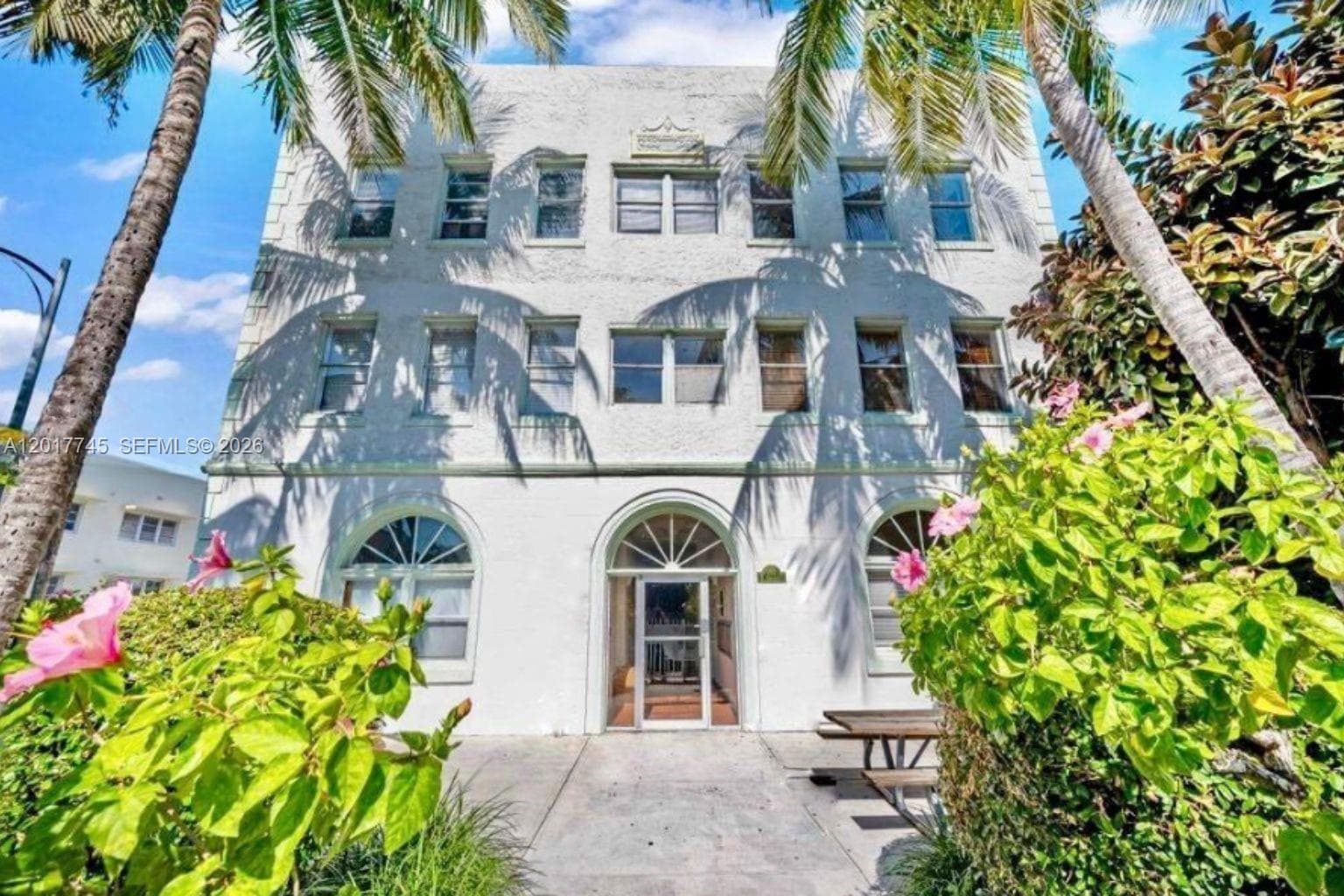 802 Euclid Ave # 302, Miami Beach FL 33139 — 1