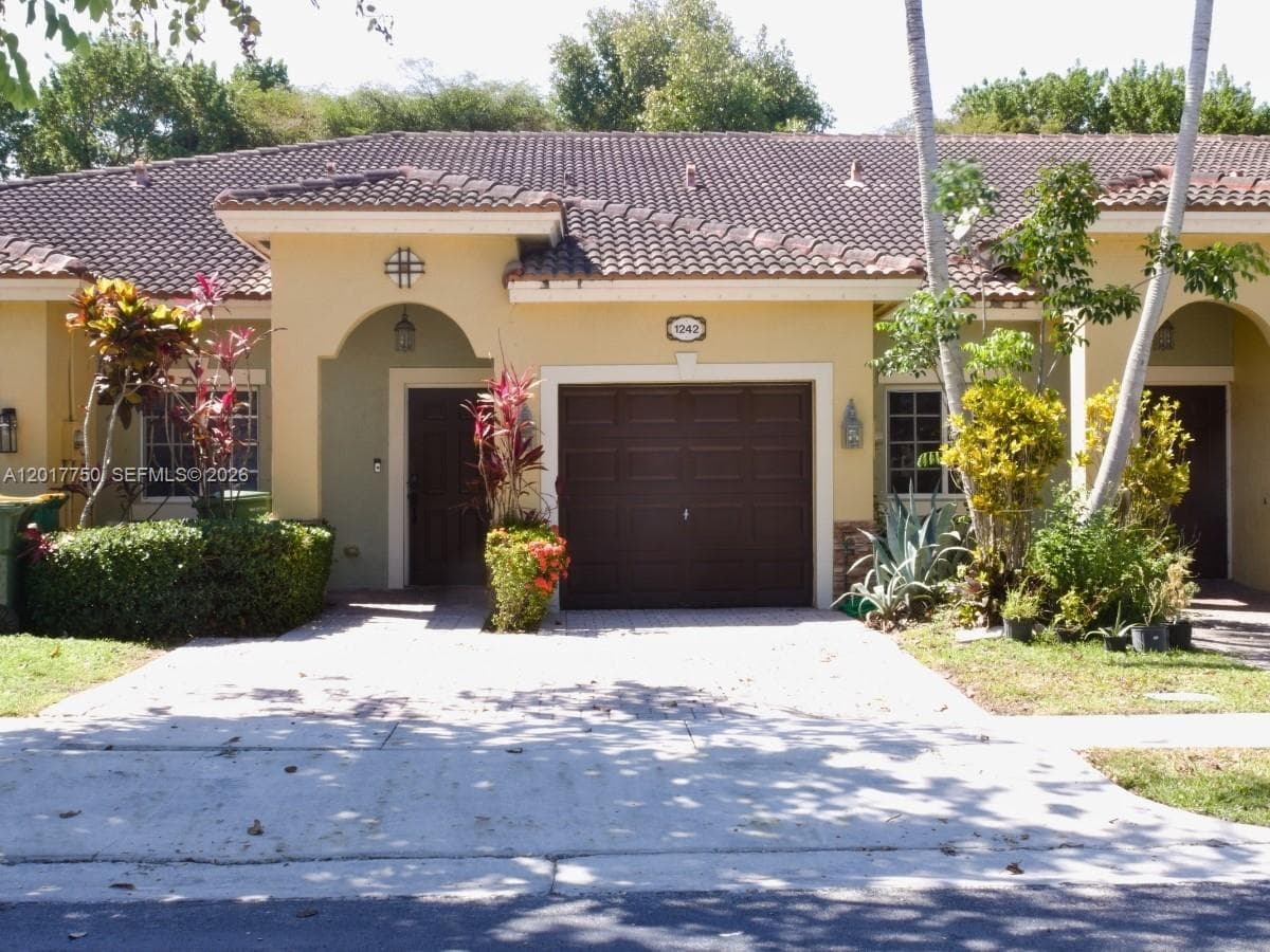 1242 NE 32nd Ave, Homestead FL 33033 — 1
