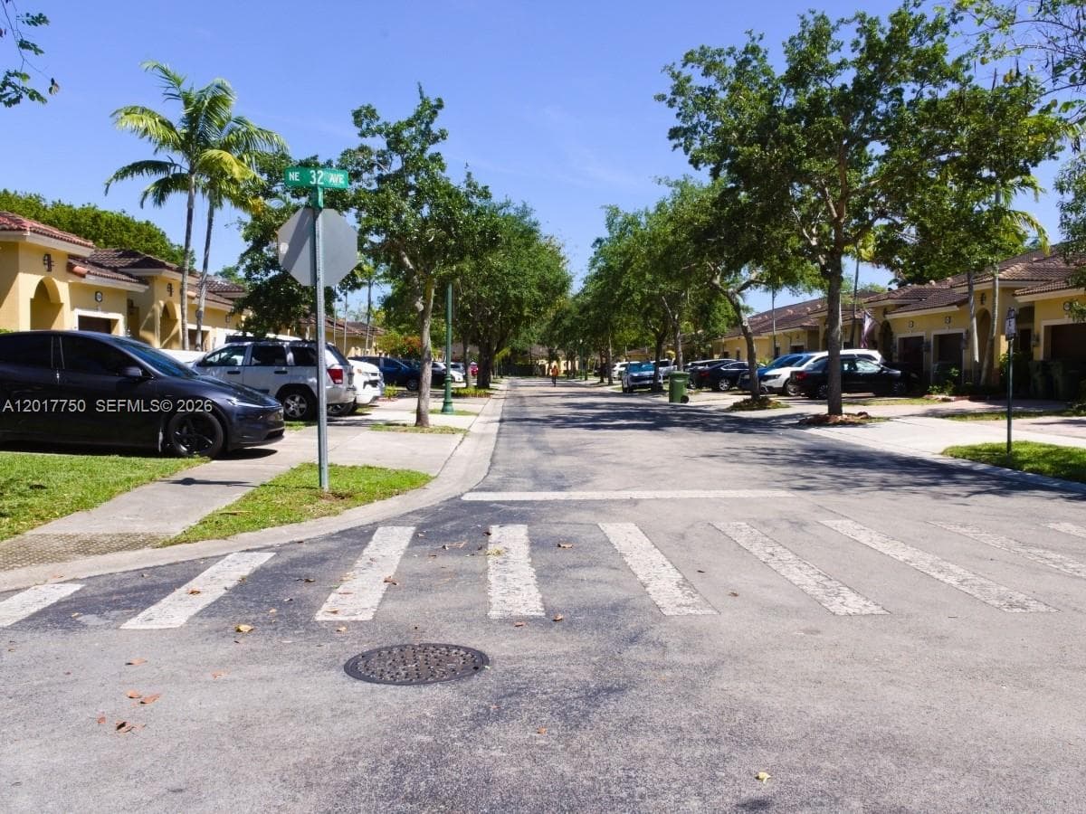 1242 NE 32nd Ave, Homestead FL 33033 — 37