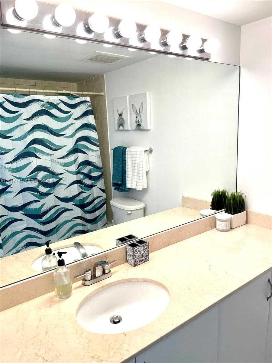 1750 N Bayshore Dr # 1212, Miami FL 33132 — 11