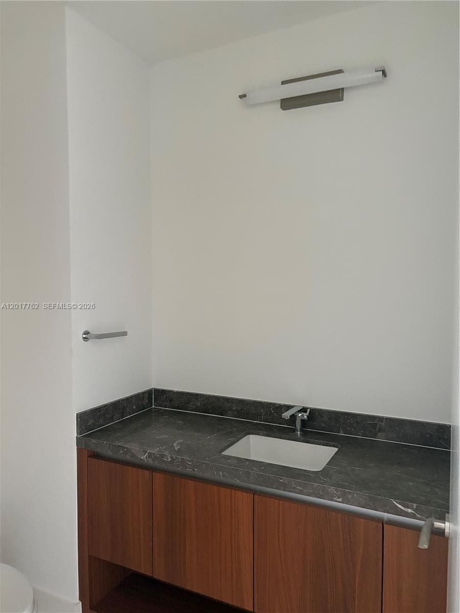 175 SE 25 # 602, Miami FL 33129 — 9