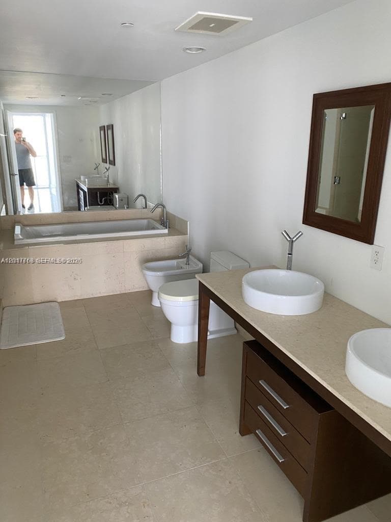 495 Brickell Ave # 2902, Miami FL 33131 — 5