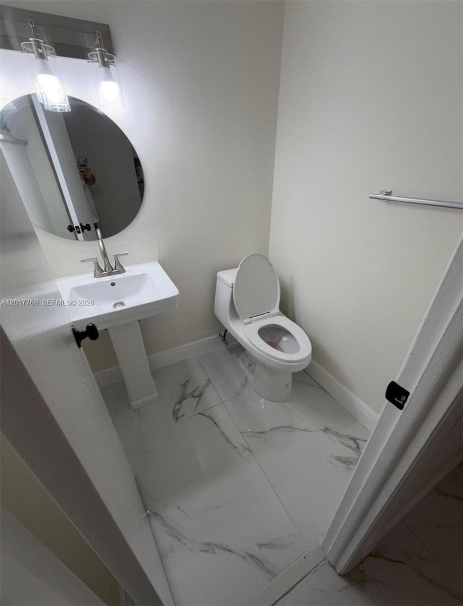 2903 N Miami Beach Blvd # 303, North Miami Beach FL 33160 — 3